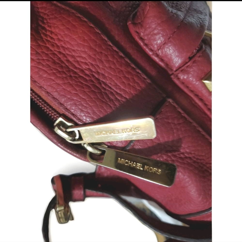 Michael Kors Medium Studded Pocket Red Cow Hide Pebble Leather - Picture 7 of 11